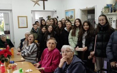 Posjet šestih razreda Domu za starije i nemoćne